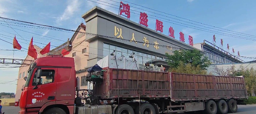 内蒙古呼和浩特客户订购的双门四车蒸房以及配套的10辆周转车和蒸盘发货