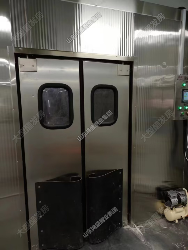 客户订购的醒发房装置现场，，，，，，用来醒发馒头、包子之类的面食